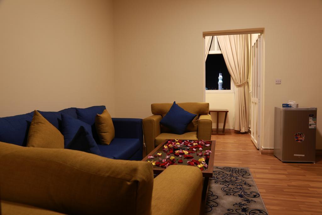 Popular attractions Area Nearby Property